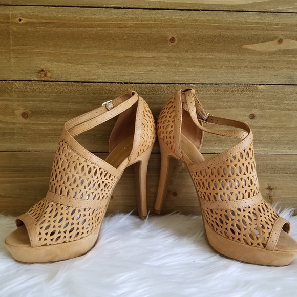 BCBG ANJA GENERATION HEELS - Picture 6 of 8